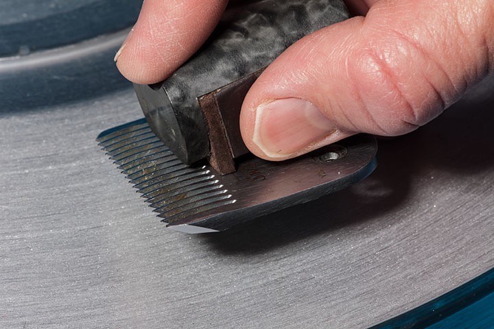 Electric Clipper Blade Sharpening